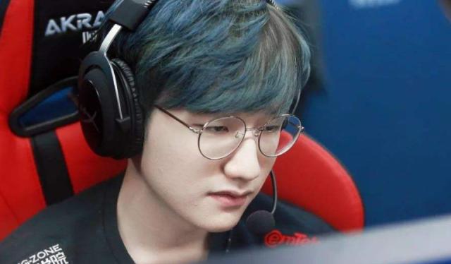 超豪门中的 超豪门中的